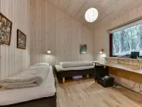 "Nelie" - 40km from the Sea