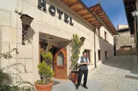 Hotel Santo Domingo de Silos - Pysäköinti