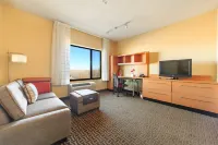 法明頓TownePlace Suites 飯店