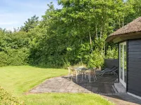 "Adrienne" - 35km from the Sea Hotels in Arrild
