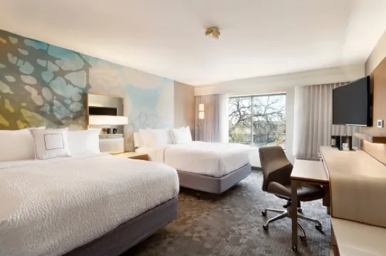 코트야드 로즈빌