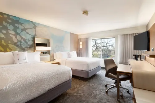 Courtyard Roseville Отели в г. Розвилл