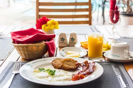 Le Relax Hotel and Restaurant Отели рядом с достопримечательностью «Анс Руаяль»