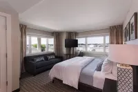 Fathoms Hotel & Marina Hotels near Tina Demel Inc