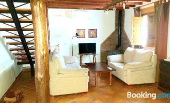 3 Bedrooms Villa with Private Pool Enclosed Garden and Wifi at Pajares de la Lampreana