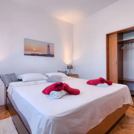 Laura Hotels in Galizana