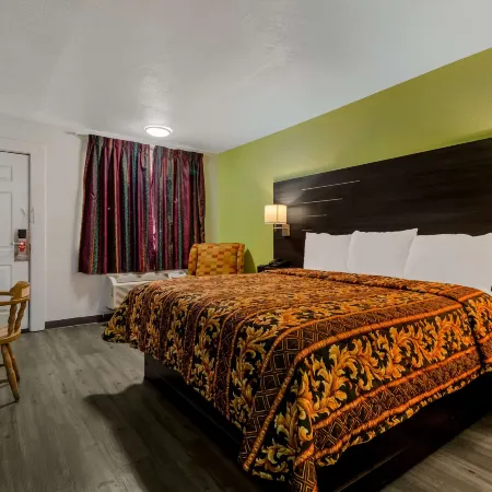 Monsoon Inn