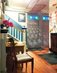 St. Clair Hotel Hostel - 2-Star