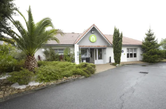 比亞里茨機場鐘樓飯店 E.Leclerc Biarritz附近的飯店