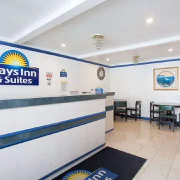 Days Inn by Wyndham Orange Anaheim