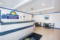 Days Inn by Wyndham Orange Anaheim Hotels in Orange