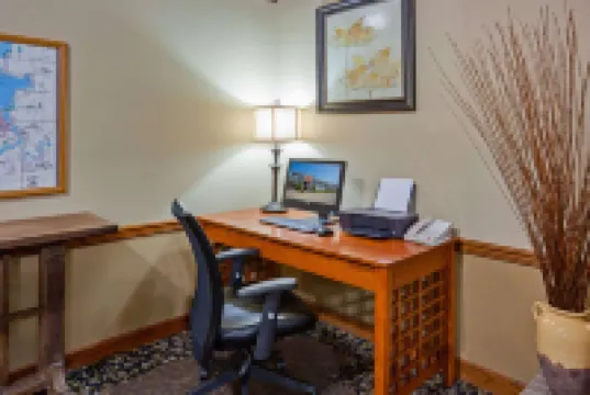 อเมริกินน์ บายวินด์แฮม สเปนเซอร์