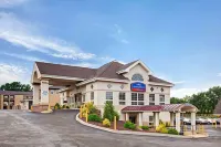 Howard Johnson by Wyndham Blackwood Near Philadelphia - parking