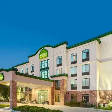 Wingate by Wyndham Fargo