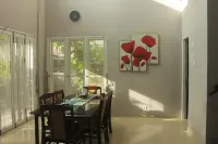 Alas Djati Guest House - 1 rumah Hotel dekat Eramart Bontang 2