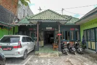 RedDoorz at Mamagayo Inn Yogyakarta Hotels in Gedongkiwo