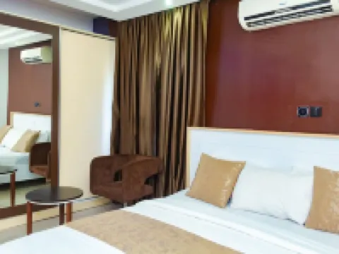 The Point Hotel & Suites فنادق في جوس