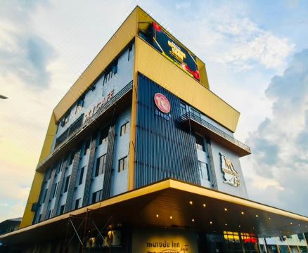 4. Hotel Ma..