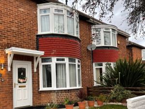 Spacious 3-Bed House in Darlington Get Location