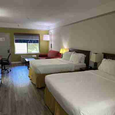 Holiday Inn Express Hotel & Suites San Dimas, an IHG Hotel Rooms