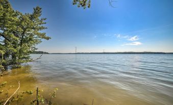 Waterfront Tennessee Home on Kentucky Lake w/ Deck