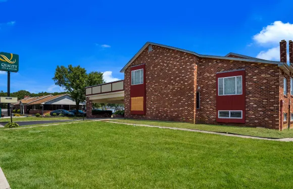 Suburban Studios 米爾維爾