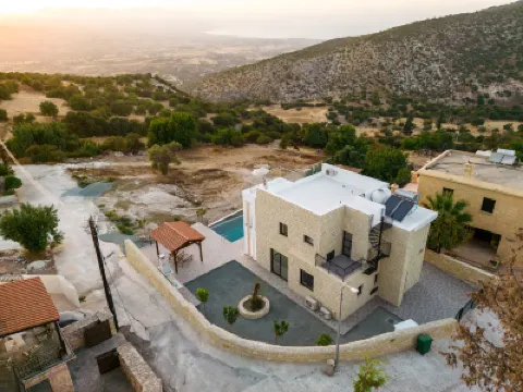 Sanders View - Dreamy 7-Bdr Villa with Private Pool Hotels in 