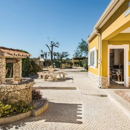 Peaceful Villa with Pool & Spacious Garden
