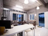 Kemaman Lodge & Cafe - Hostel