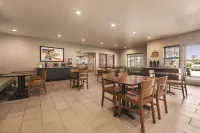 Country Inn & Suites by Radisson, Green Bay North - breakfast