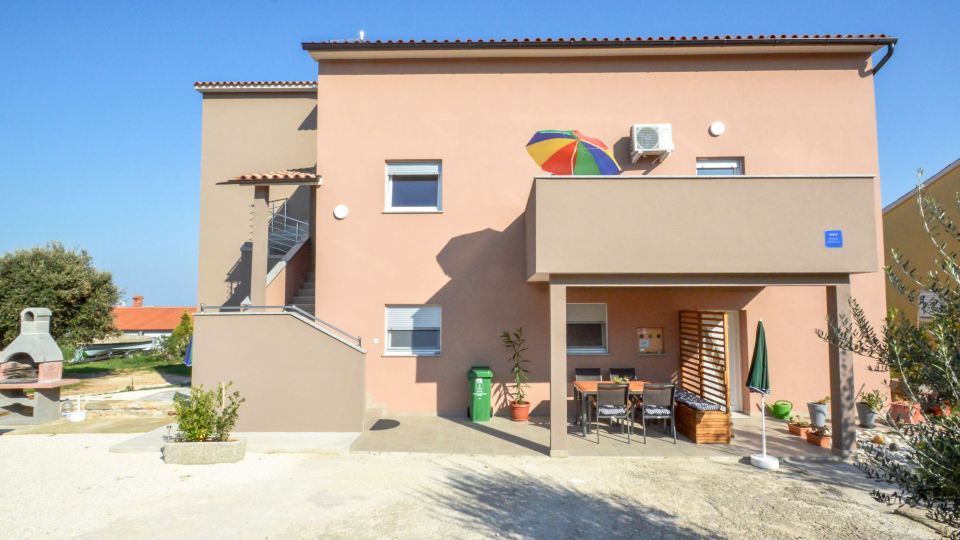 B&B