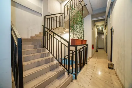 Umbrella Hotel Syariah by My Hospitality Отели в г. Cипутат