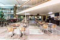 Plaza Inn & Suites - Pet friendly