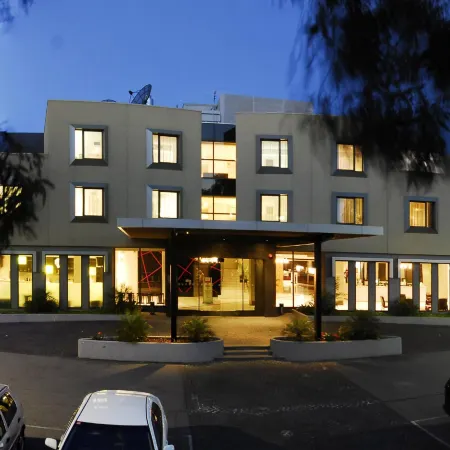 Golden Pebble Hotel