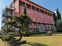 Charme Hotel Hotel in zona Macrolotto