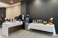 Quality Inn Center City - 2-Star