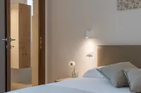 Charming Villa with Pool by Wonderful Italy