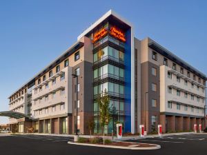 Hampton Inn & Suites - San Mateo