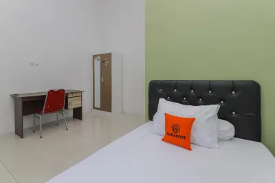 KoolKost Syariah near Alun Alun Sidoarjo Hotels in Sidoarjo