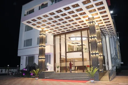 Dhamma Grand Hotel Resort