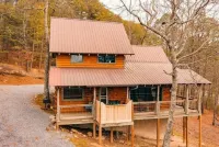 Adelaide's Den 2 Bedroom Cabin by Redawning Hotel di Townsend