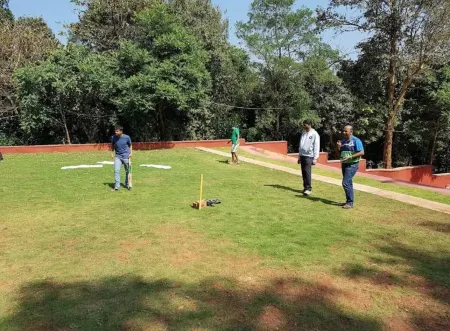 Nikhara Estate and Resort Отели рядом с достопримечательностью «MEIL PKG-3 CAMP»