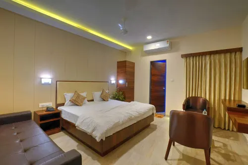 Hare Krishna Hotel Hotels in Навсари