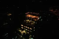 ذا رامفيلاس - آيه روف توب ليك فيو هوتل إن ودايبور