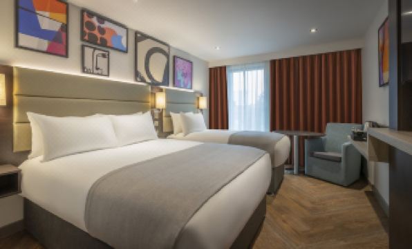 8. 맬드론 호텔 핀..