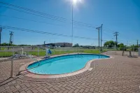 Motel 6 Harlingen, TX - Pools