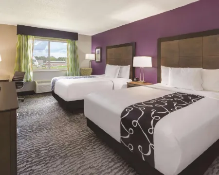 La Quinta Inn & Suites by Wyndham Elkhart Hotel di Elkhart