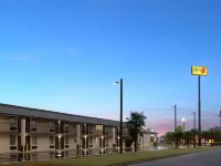 Super 8 by Wyndham Perry GA Hotels in Perry