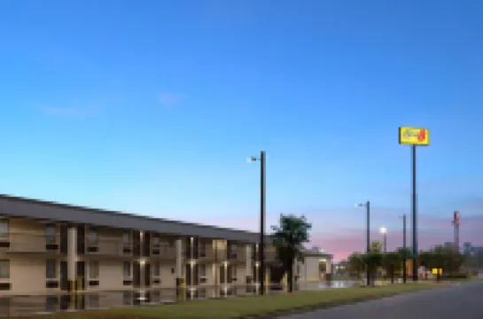 Super 8 by Wyndham Perry GA