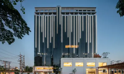 Shenzhen Tower Hotel Bangkok Hotel dekat The Mall Bangkapi